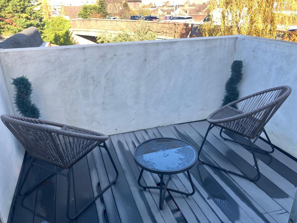 Stylish 1 Bed Flat With Private Terrace In Wimbledon - 3 The Queens London Eksteriør billede
