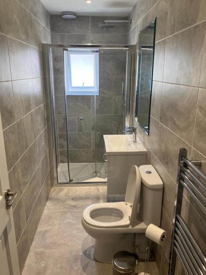 Stylish 1 Bed Flat With Private Terrace In Wimbledon - 3 The Queens London Eksteriør billede